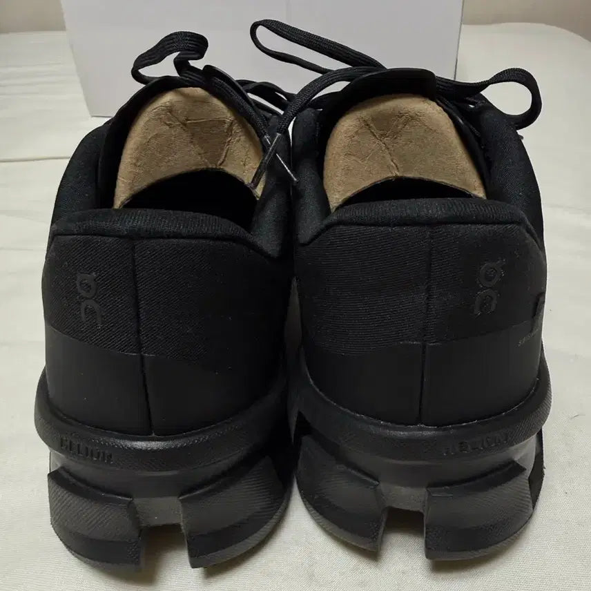 [BUNJANG] On Running x PAPF Cloudmonster 2 Black Shoes / 온러닝 x 파프 클라우드몬스터 2 블랙 255