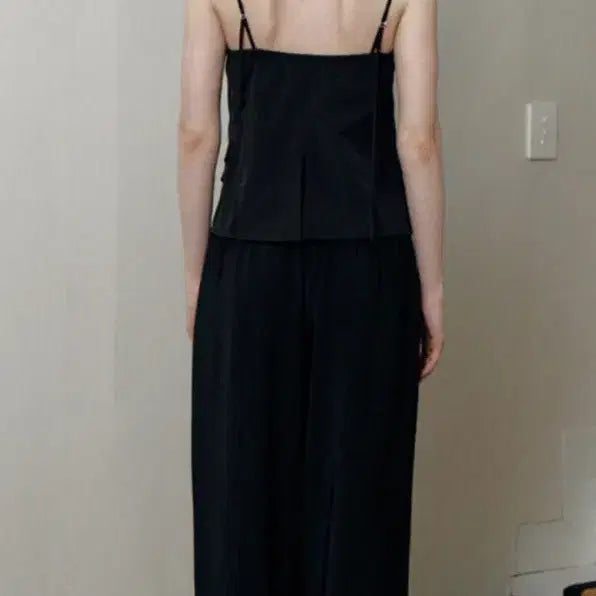 [BUNJANG] Drape Sleeveless Top (Black) / 드레이프 슬리브리스 탑(블랙)