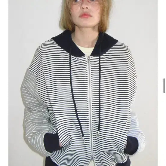[BUNJANG] Ronron Striped Color Block Hoodie Zip-up / 론론 스트라이프 배색 후드 집업