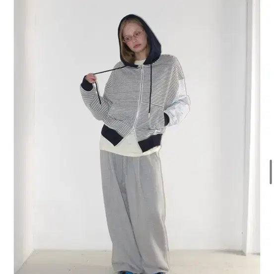 [BUNJANG] Ronron Striped Color Block Hoodie Zip-up / 론론 스트라이프 배색 후드 집업