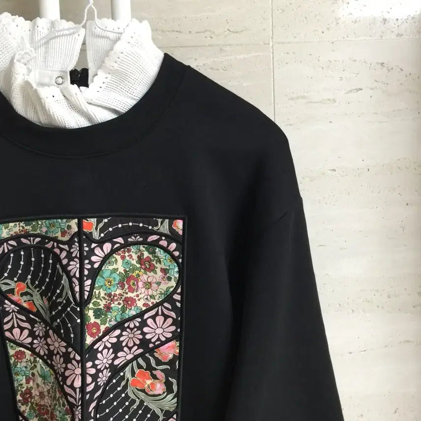 [SOLD OUT] SANDRO 산드로 플라워 패치 스웻 맨투맨 66