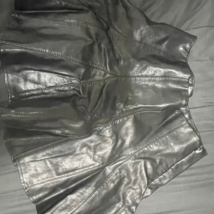 [BUNJANG] Faux Leather Flare Mini Skirt Black / 레더 플레어 미니스커트 블랙