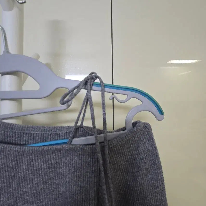 [BUNJANG] Grey Ribbon Knit Long Sleeve T-Shirt / 회색 리본 끈 니트 긴팔티