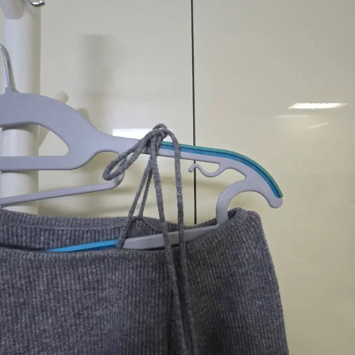 [BUNJANG] Grey Ribbon Knit Long Sleeve T-Shirt / 회색 리본 끈 니트 긴팔티
