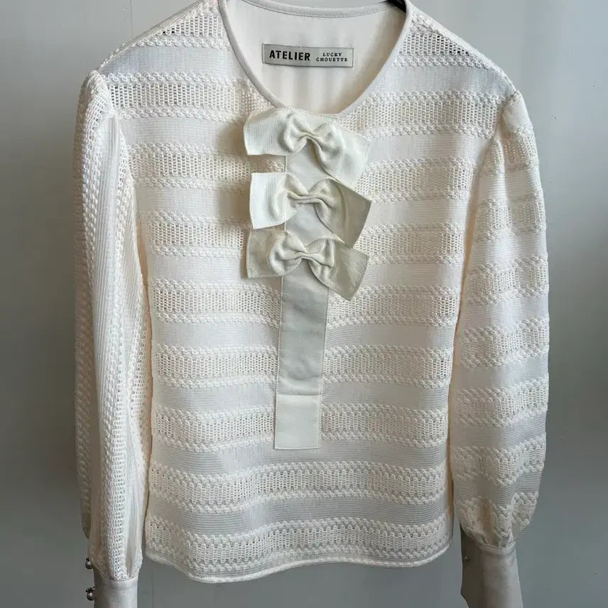 [BUNJANG] Lucky Chouette Blouse / 럭키슈에뜨 블라우스(정품)