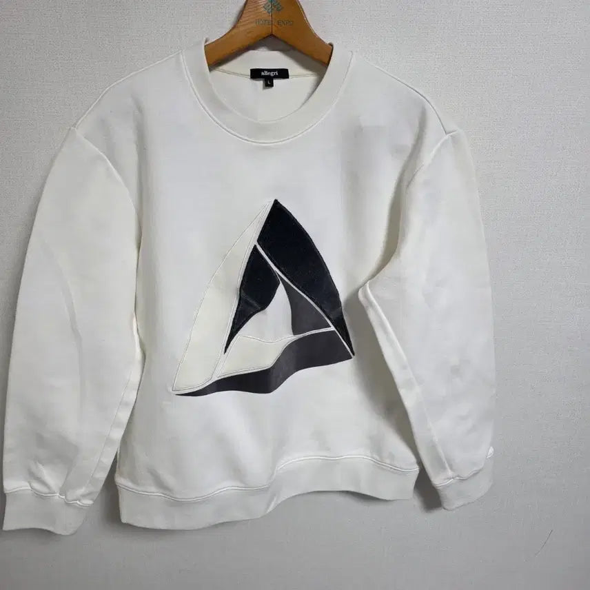 [BUNJANG] Allegri Graphic Patch Sweatshirt - White L / 알레그리(allegri) 정품 입체 그래픽 맨투맨 화이트 - L사이즈