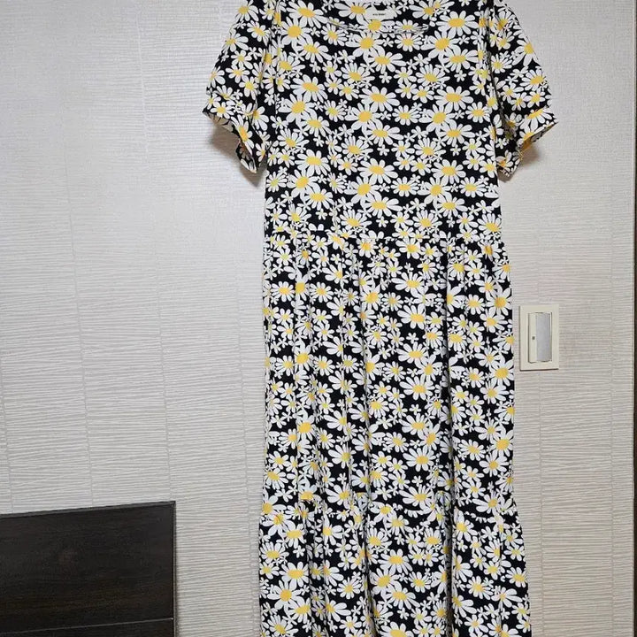 [BUNJANG] Mills Studio Daisy Print Long Dress / 밀스튜디오 데이지 꽃무늬 반팔 롱 원피스FREE