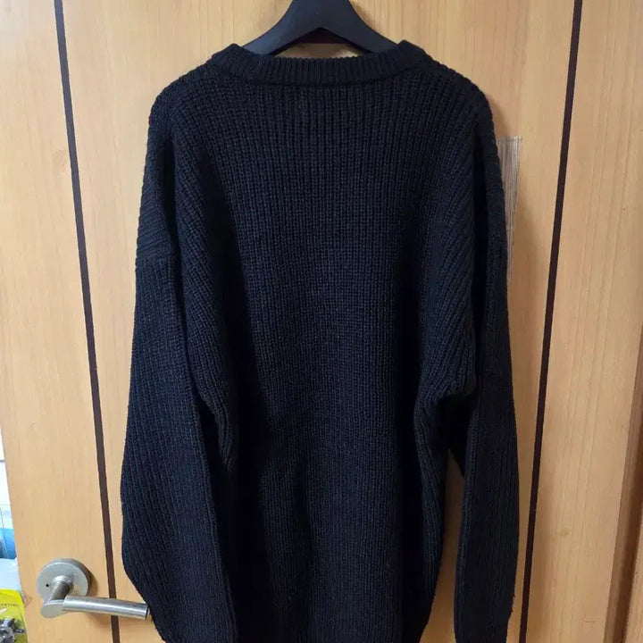 [BUNJANG] Black Round Neck Knit Long Sleeve / 블랙 라운드넥 니트 긴팔