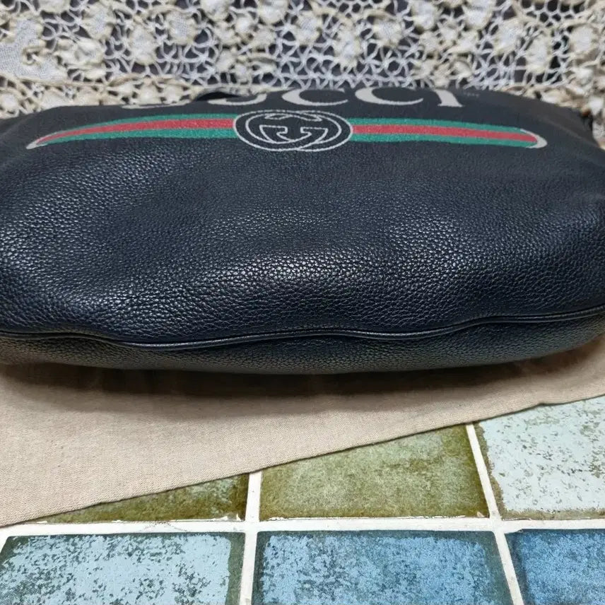 [BUNJANG] Gucci Painting Logo Leather Hobo Bag / GUCCI페인팅로고올레더 호보백