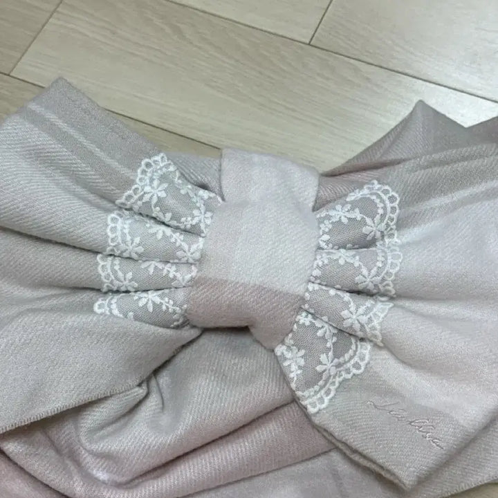 [BUNJANG] LIZLISA Ribbon Muffler Scarf / 리즈리사 머플러 리본 목도리