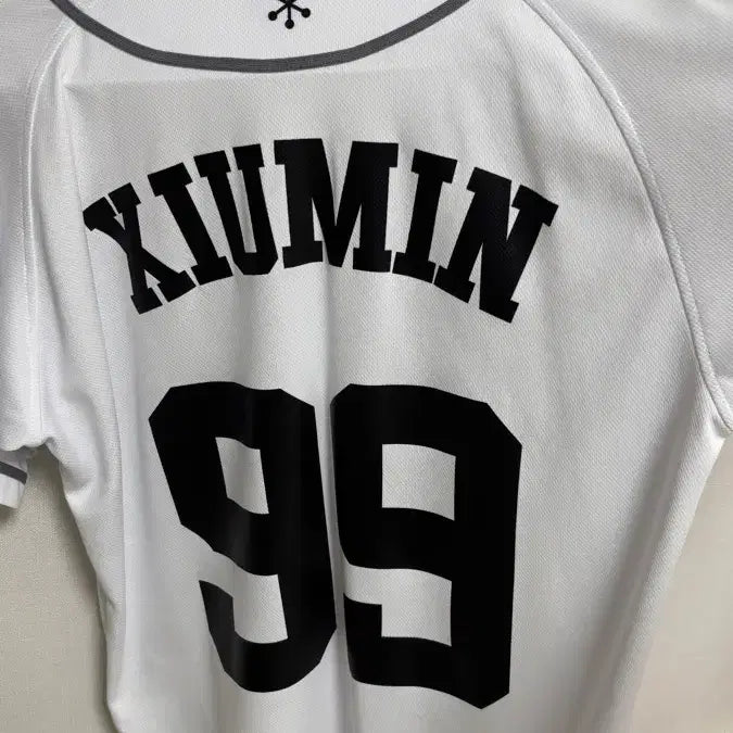 [BUNJANG] XIUMIN Old Uniform S Size / 시우민 구유니폼 S사이즈 판매