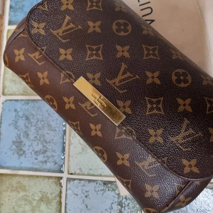 [BUNJANG] Louis Vuitton Monogram Favorite MM Handbag / .정품루이비통  모노그램페이보릿mm
