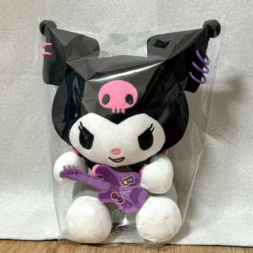 [BUNJANG] Sanrio Kuromi Rockstar Guitarist Medium Plush 25cm Authentic / 산리오 쿠로미 락스타 기타리스트 중형 인형 25cm 정품