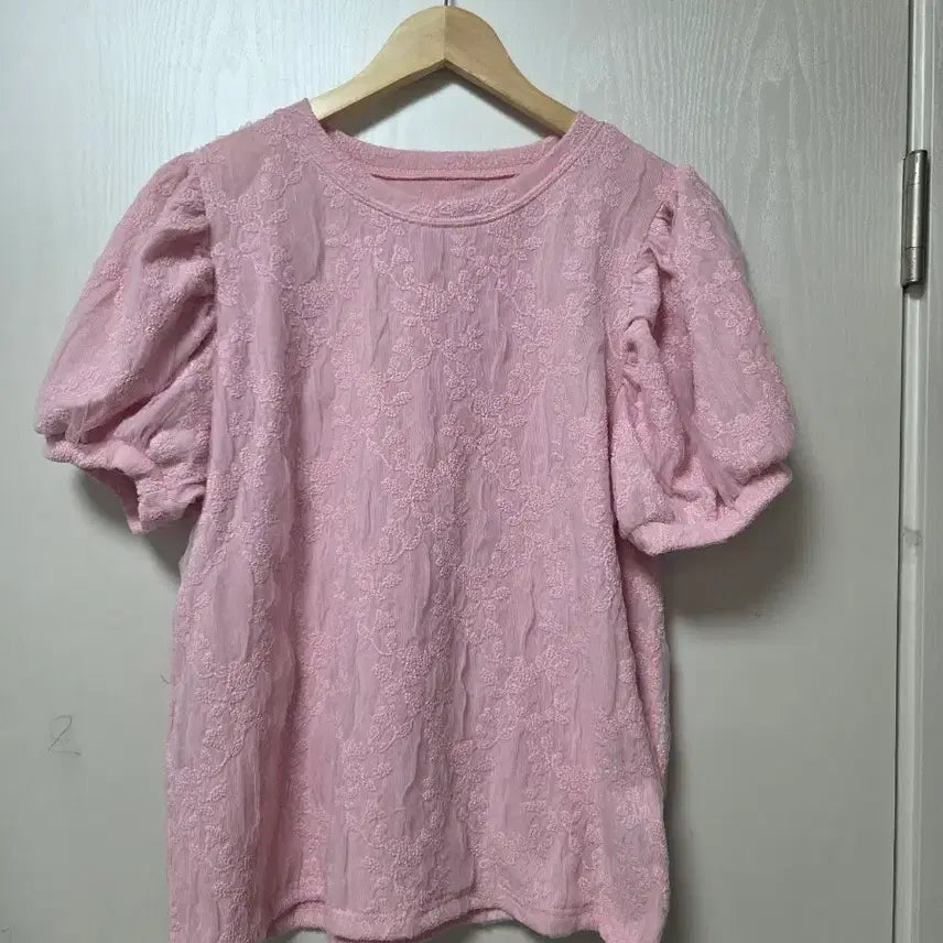 [BUNJANG] Pink Punching Short Sleeve Blouse / 핑크 펀칭 반팔 블라우스 퍼프소매