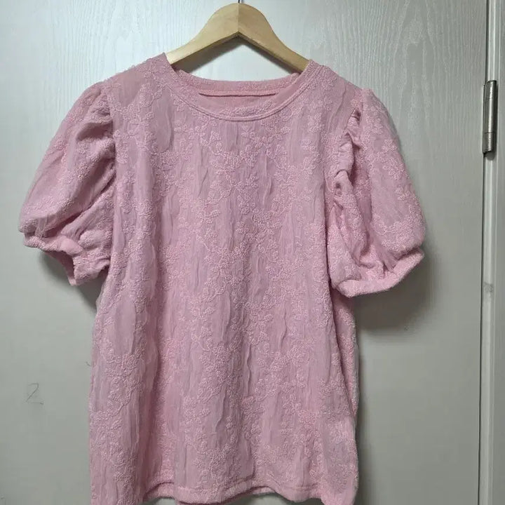 [BUNJANG] Pink Punching Short Sleeve Blouse / 핑크 펀칭 반팔 블라우스 퍼프소매