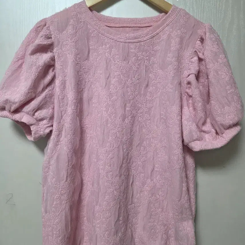 [BUNJANG] Pink Punching Short Sleeve Blouse / 핑크 펀칭 반팔 블라우스 퍼프소매