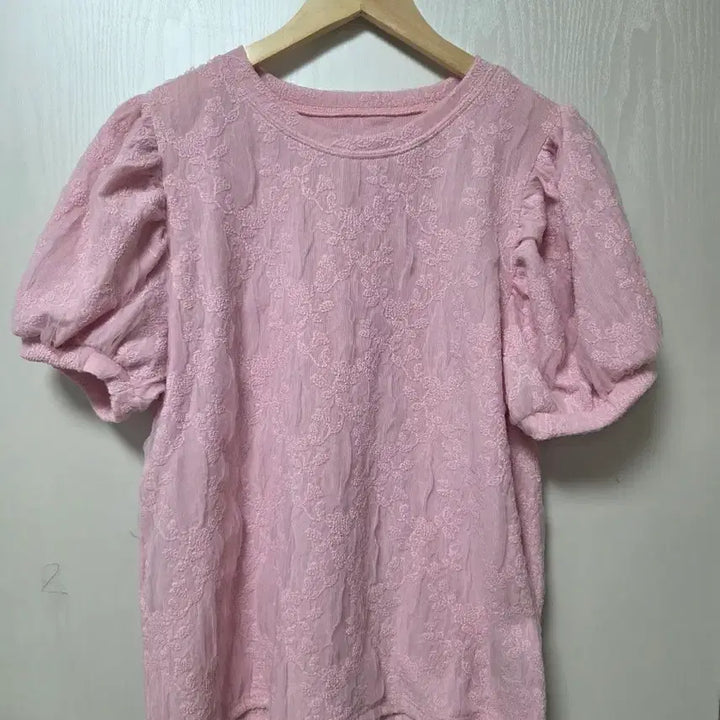 [BUNJANG] Pink Punching Short Sleeve Blouse / 핑크 펀칭 반팔 블라우스 퍼프소매