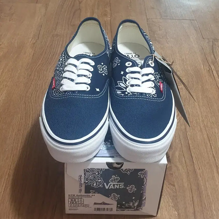[BUNJANG] Vans Bedwin &amp; The Heartbreakers OTW Authentic 44 Bandana Sneakers / [270]반스 x 베드윈 앤 더 하트브레이커스 OTW 어센틱 44 반다나