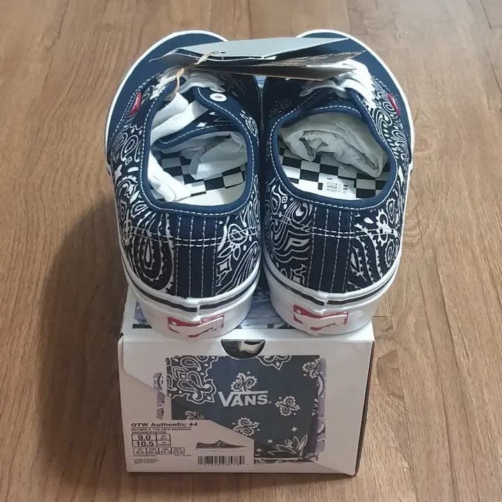 [BUNJANG] Vans Bedwin &amp; The Heartbreakers OTW Authentic 44 Bandana Sneakers / [270]반스 x 베드윈 앤 더 하트브레이커스 OTW 어센틱 44 반다나