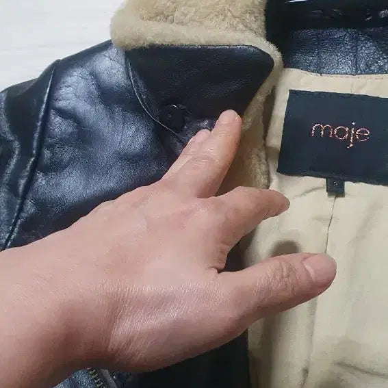 [BUNJANG] Maje Sheepskin Leather Jacket with Detachable Shearling Collar / 마쥬 양털카라 탈착 양가죽 레더 자켓
