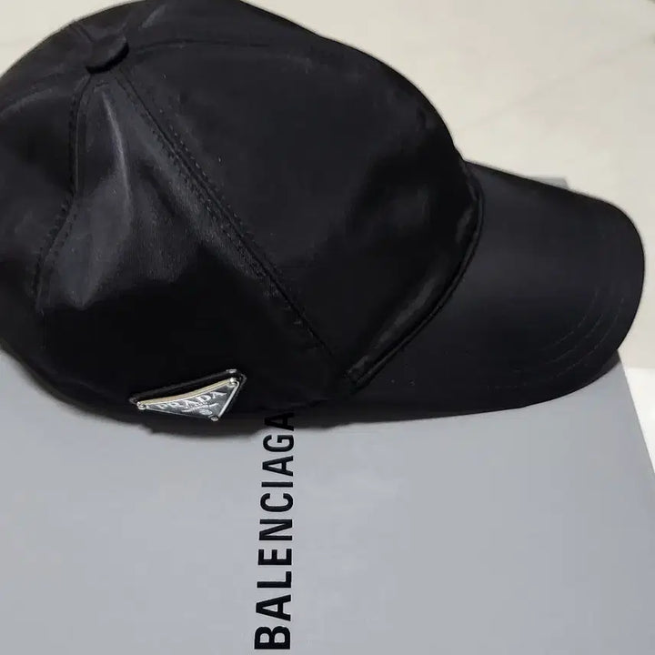 [SOLD OUT] (정품)21FW 프라다 리나일론 볼캡L 모자