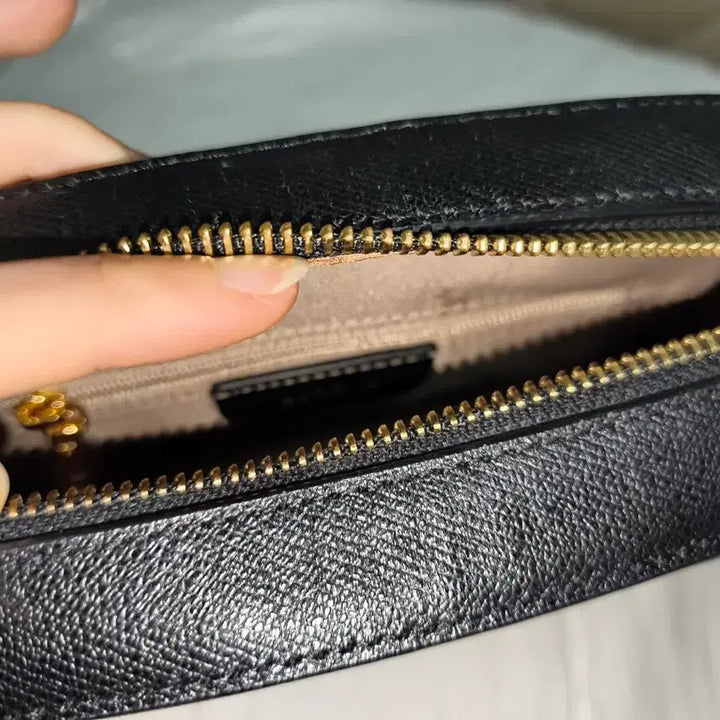 [BUNJANG] Hazzys Black Leather Cubic Puppy Camera Bag Crossbody / 해지스 hazzys 블랙 가죽 큐빅 퍼피 카메라백 크로스백