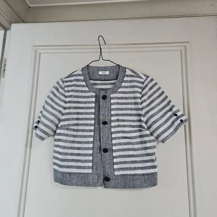 [BUNJANG] Striped Short-Sleeve Linen Jacket / 스트라이프 반팔 린넨 자켓