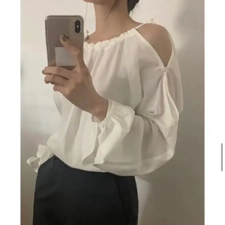 [BUNJANG] GanehSra Greta Blouse Ivory / 가내스라 그레타 블라우스 오디네르 온트 메이비베이비 타낫 더바넷 리브아워