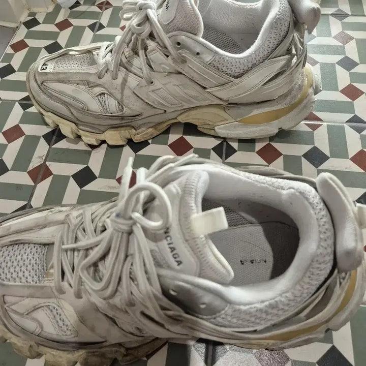 [BUNJANG] Balenciaga Track.1 White Sneakers (US 10) / 발렌시아가 트랙1 270(43) 화이트