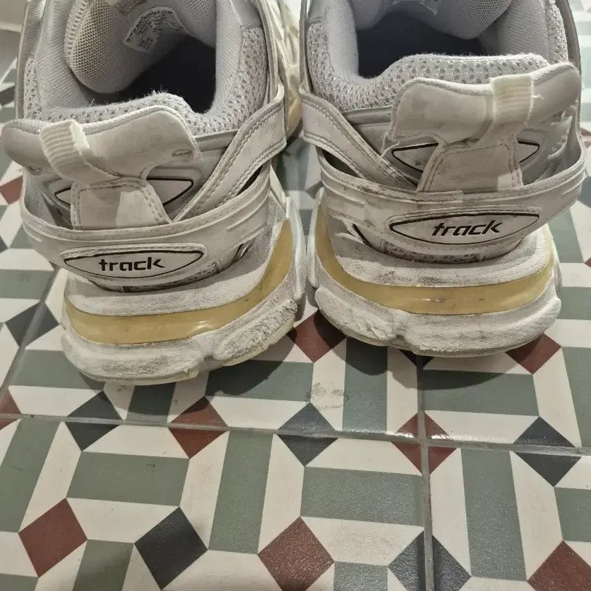 [BUNJANG] Balenciaga Track.1 White Sneakers (US 10) / 발렌시아가 트랙1 270(43) 화이트