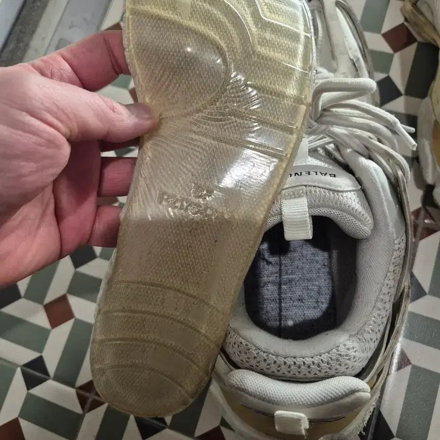 [BUNJANG] Balenciaga Track.1 White Sneakers (US 10) / 발렌시아가 트랙1 270(43) 화이트