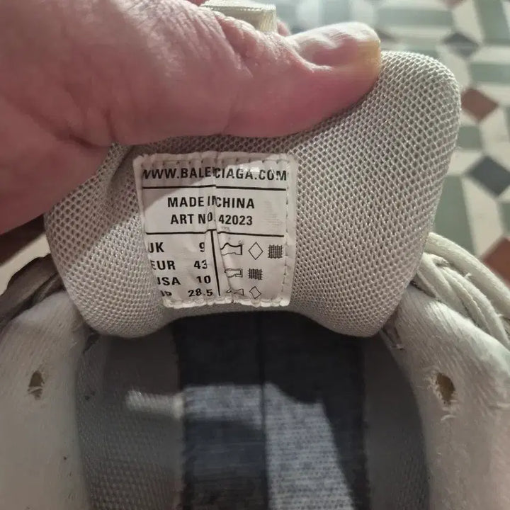 [BUNJANG] Balenciaga Track.1 White Sneakers (US 10) / 발렌시아가 트랙1 270(43) 화이트