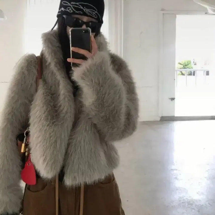 [BUNJANG] Weare Sophia Gray Faux Fur Jacket / 위아 weare 소피아 퍼 자켓 오데스 퍼자켓 아웃핏 마크들리
