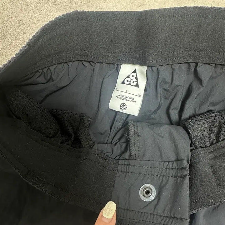 [BUNJANG] Nike ACG Overweave UV Repel Oversize Shorts Black / (새상품)나이키 ACG 오브 위버 UV 리펠 오버사이즈 쇼츠 블랙