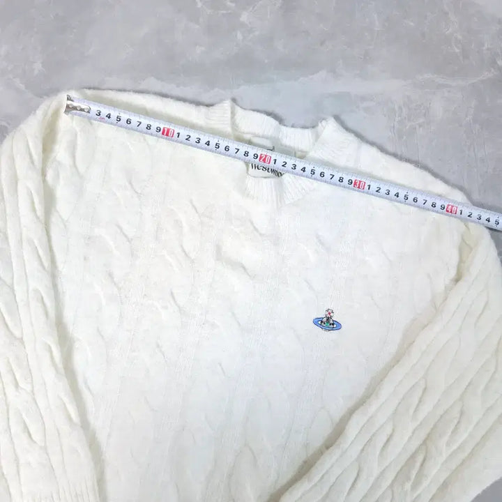 [BUNJANG] Vivienne Westwood White Knit Sweater / 비비안웨스트우드 화이트 니트 스웨터