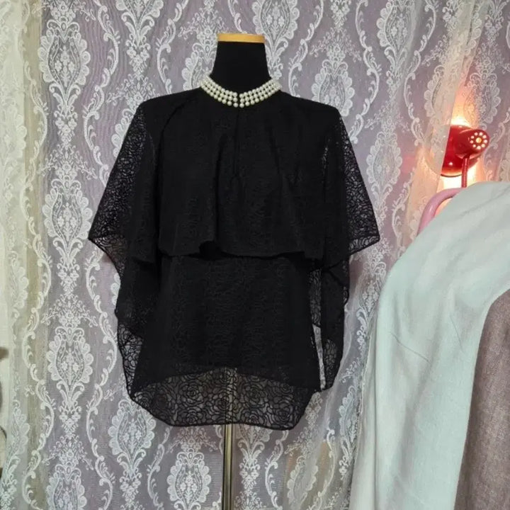 [BUNJANG] Seethrough Blouse with Pearl Neckline / 당일발송/새상품)고퀄리/ 진주 넥라인 시스루 블라우스