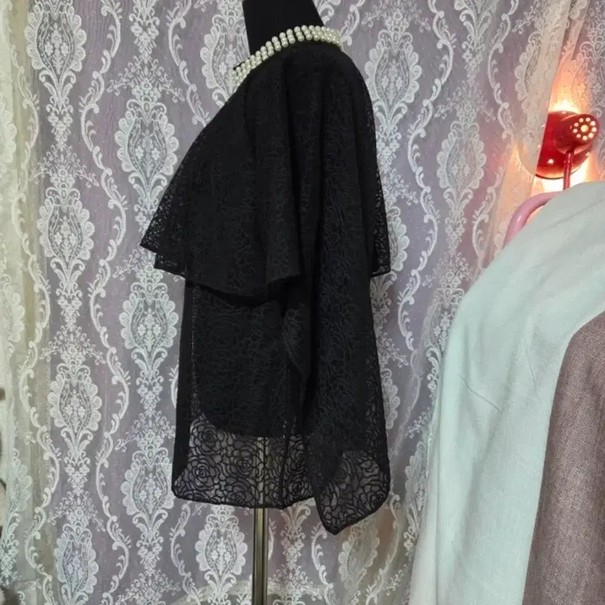 [BUNJANG] Seethrough Blouse with Pearl Neckline / 당일발송/새상품)고퀄리/ 진주 넥라인 시스루 블라우스