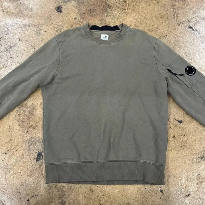 [SOLD OUT] [정품/L] C.P. 컴퍼니 맨투맨 티셔츠 카키