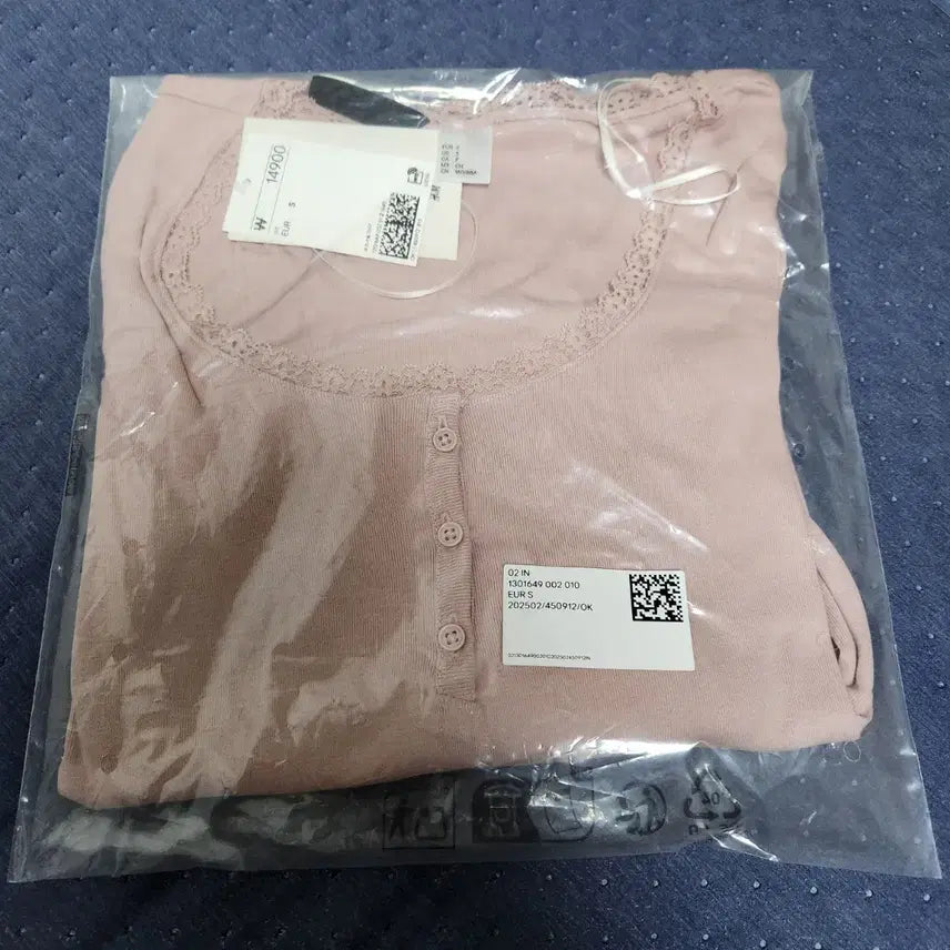 [BUNJANG] H&amp;M Lace Scoop Neck Long Sleeve T-Shirt / h&amp;m 레이스 스쿱넥 긴팔 티셔츠
