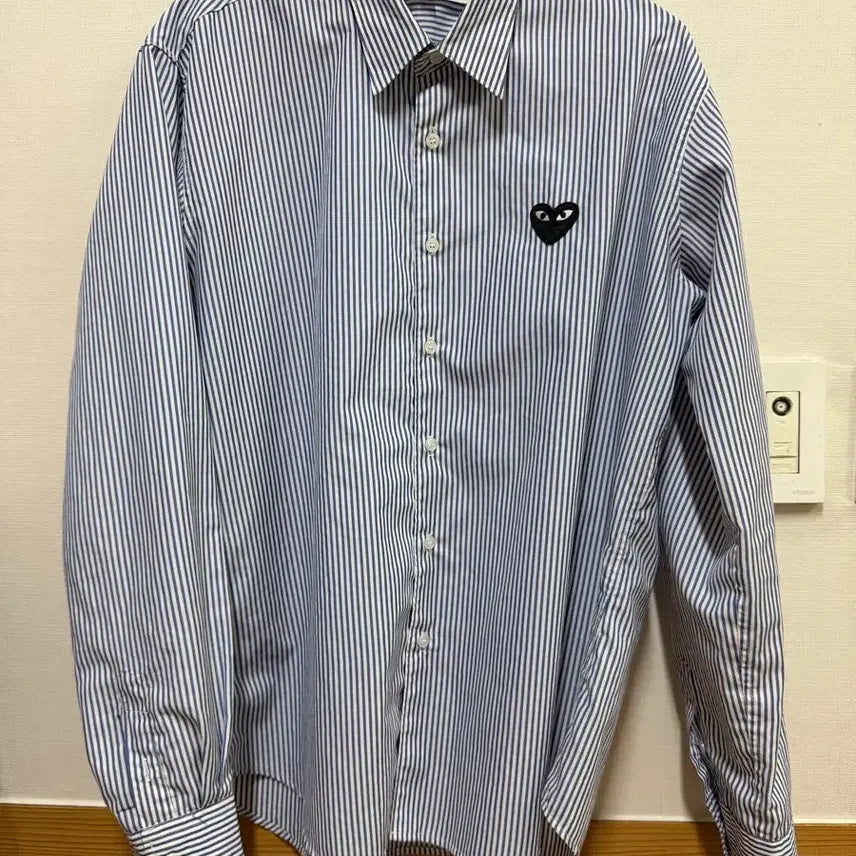 [BUNJANG] Comme des Garcons Play Black Heart Stripe Shirt / 꼼데가르송플레이 플레이 블랙 하트 스트라이프 셔츠 블루 스트라이프