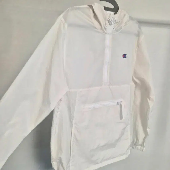 [SOLD OUT] 챔피온 아노락 바람막이 화이트