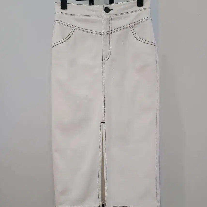 [SOLD OUT] 자라 ZARA 스티치 슬릿 화이트 데님 미디스커트 XS사이즈 44~55