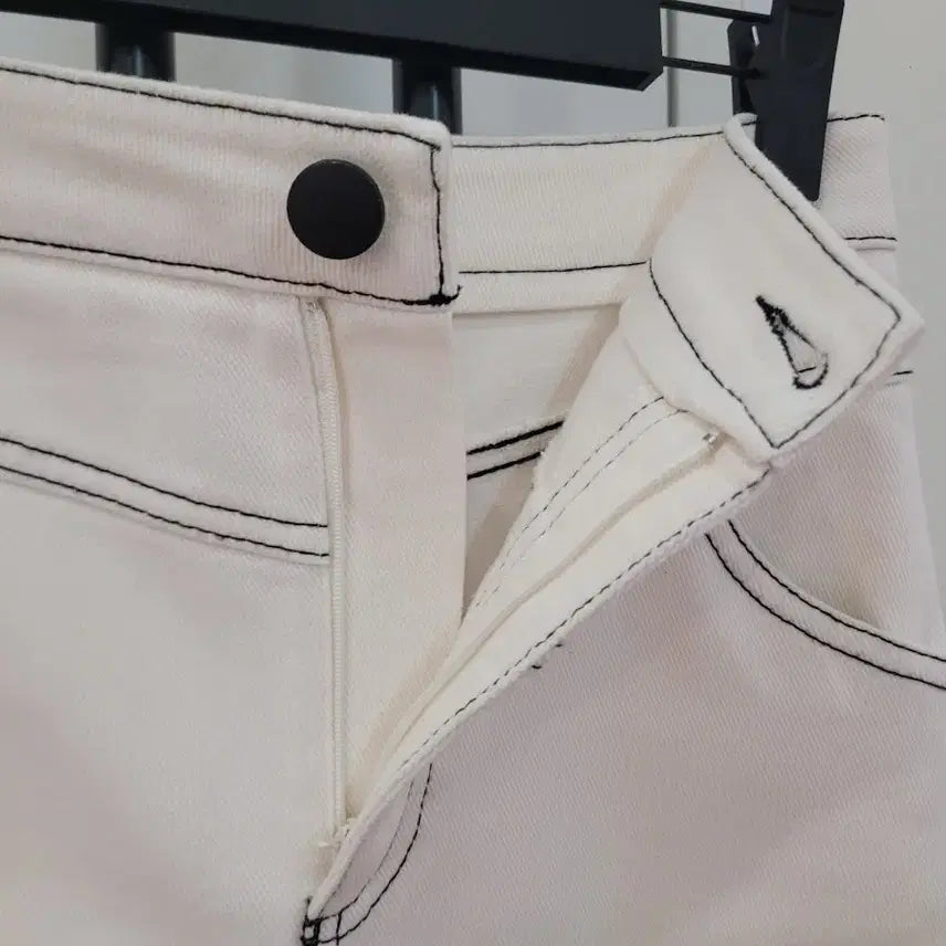 [SOLD OUT] 자라 ZARA 스티치 슬릿 화이트 데님 미디스커트 XS사이즈 44~55