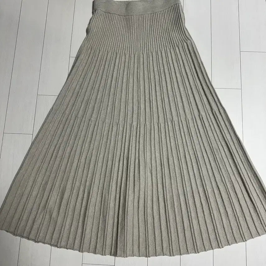 [BUNJANG] Bowen Pleated Long Skirt / 보웬 스커트