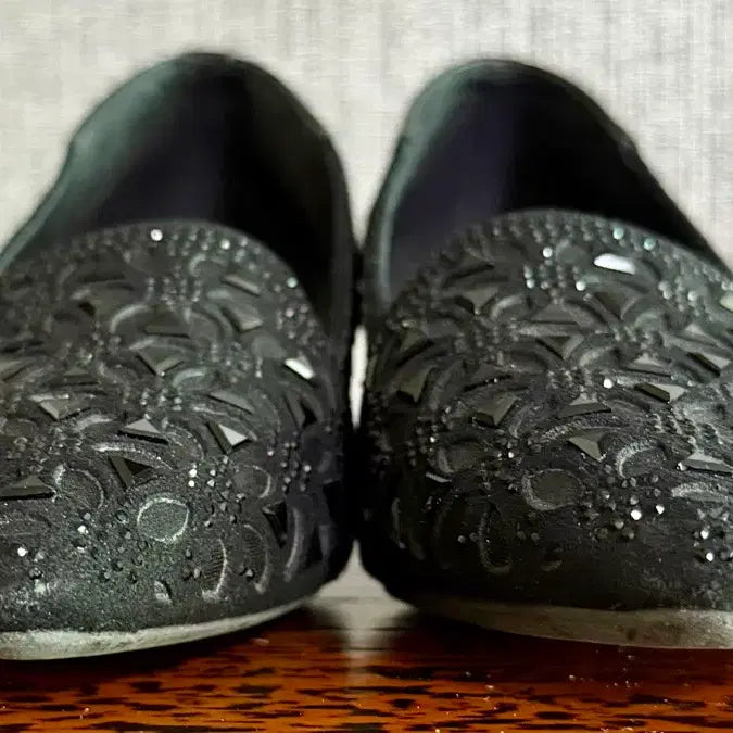 [BUNJANG] Black Crystal Floral Cut-out Pointed Pumps / 블랙 큐빅 장식 꽃무늬 포인티드 펌프스 구두 230 굽높이 4.5cm