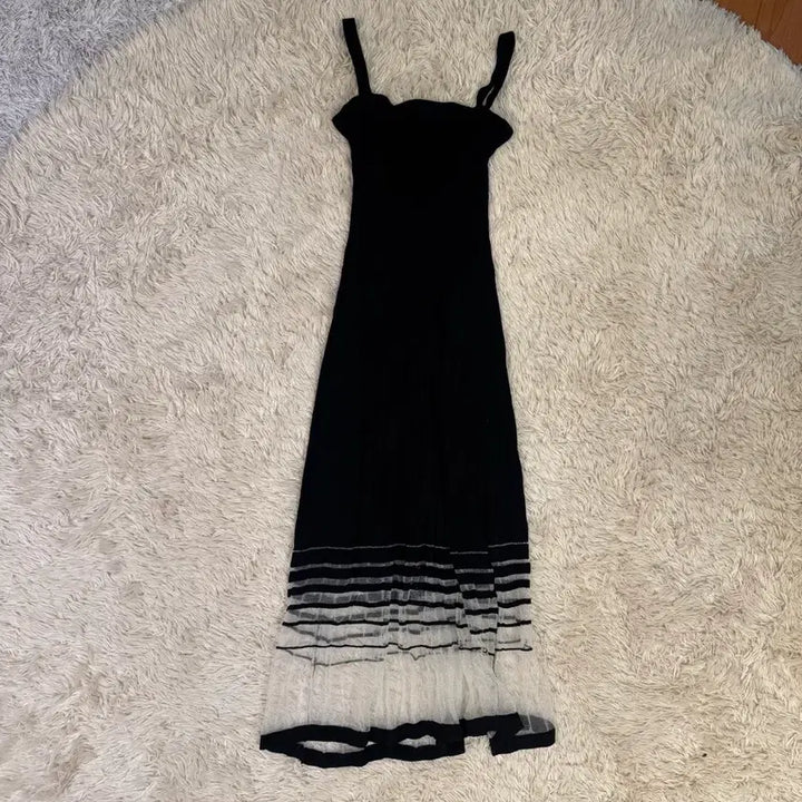 [BUNJANG] Black Long Knit Dress with Sheer Layered Hem / 블랙 롱 니트 원피스 시스루 레이어드 그라데이션