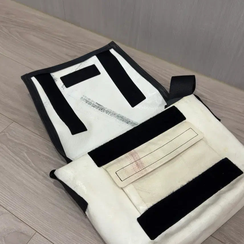 [SOLD OUT] 프라이탁 라씨