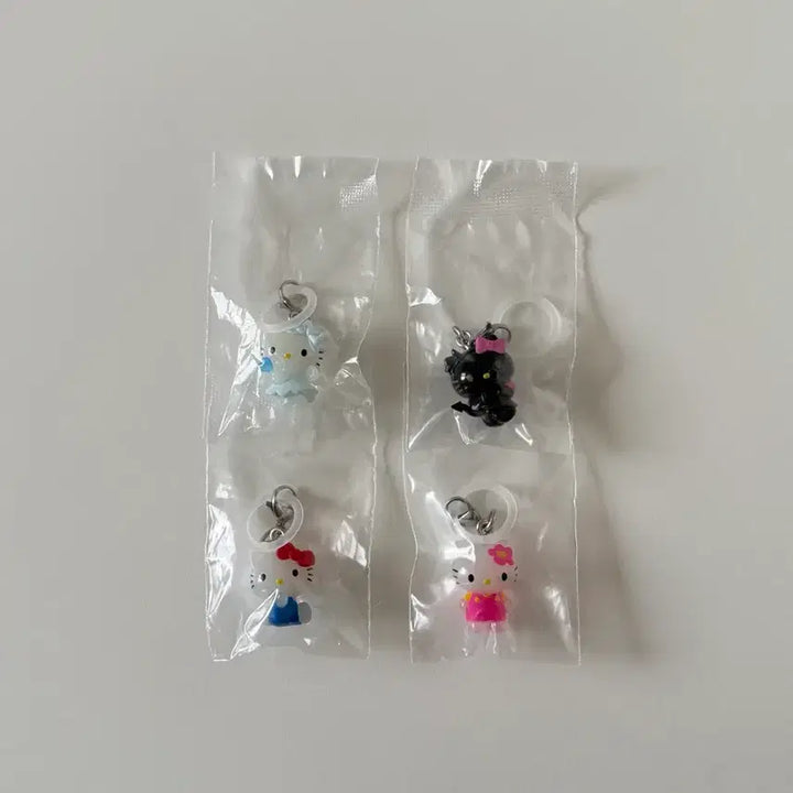 [SOLD OUT] (일괄) 산리오 헬로키티 메지루시 가챠 천사 악마