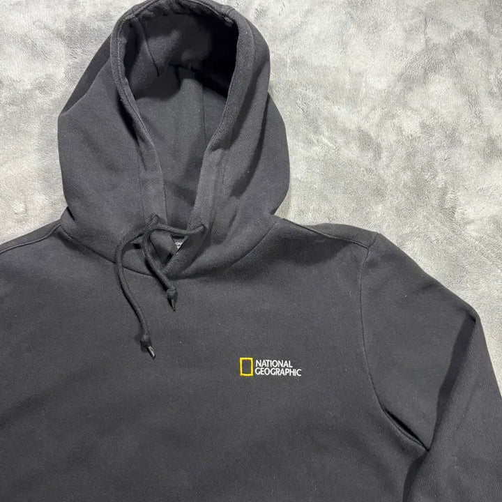 [BUNJANG] National Geographic Black Hoodie / 내셔널지오그래픽 검정색 후드티