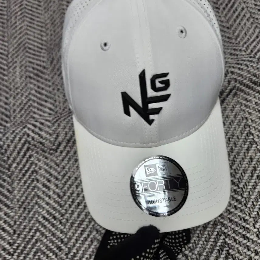 [BUNJANG] New Era 9FORTY NG Logo White Cap / 뉴에라 9FORTY 볼캡 화이트 NG로고 프리